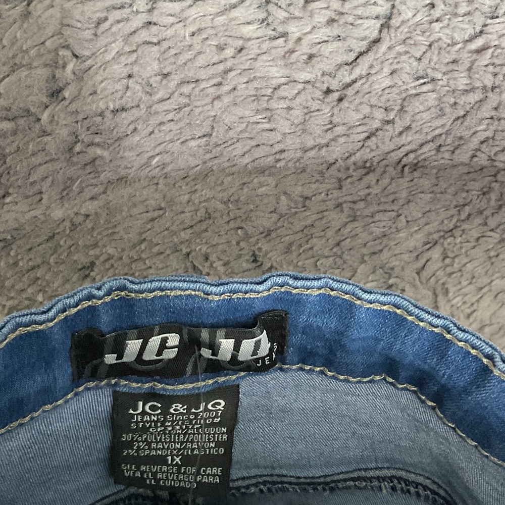 Classic Denim Flare Jeans - Picture 4 of 7